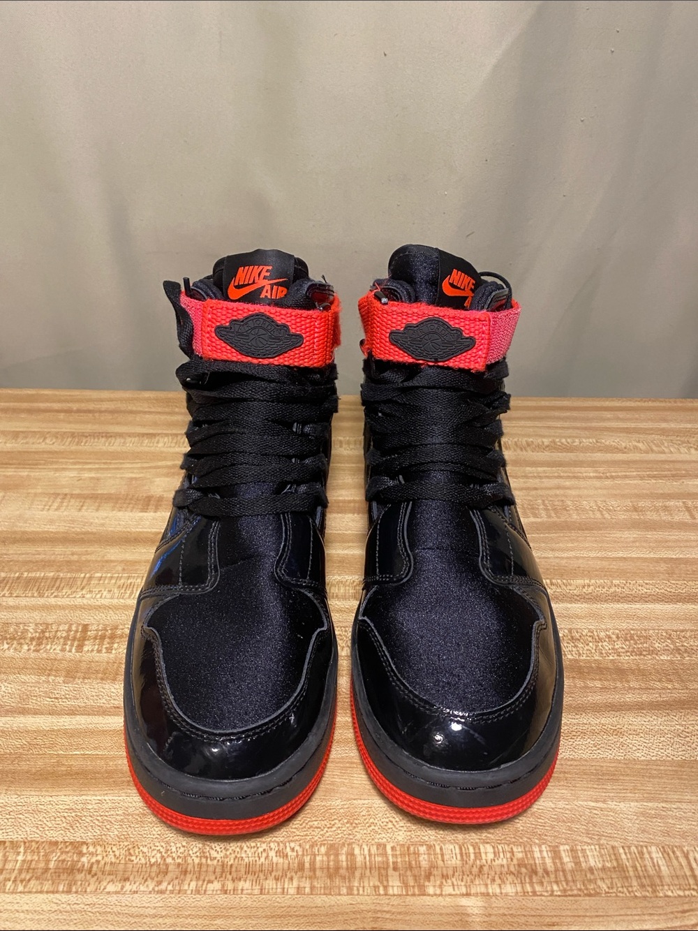 Nike Air Jordan 1 Nova XX Bred Black/Bright Crimson AV4052-006 Women 9 - Picture 2 of 7